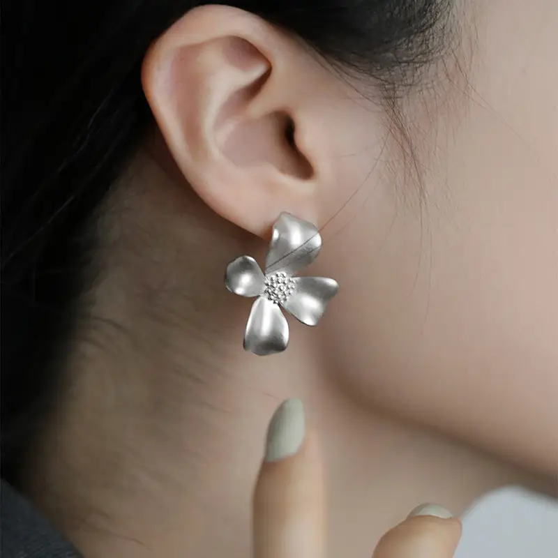 Light Luxury And Cool Style Fashion Versatile Earrings