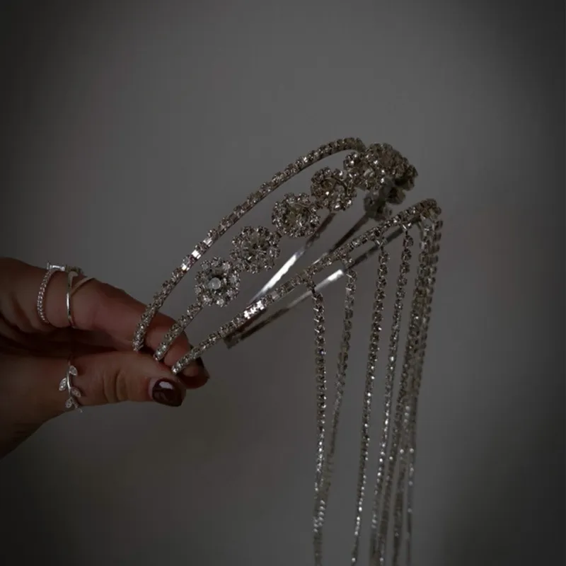 Long Fringed Rhinestone Hair With Polish Mia Flowers - Silver