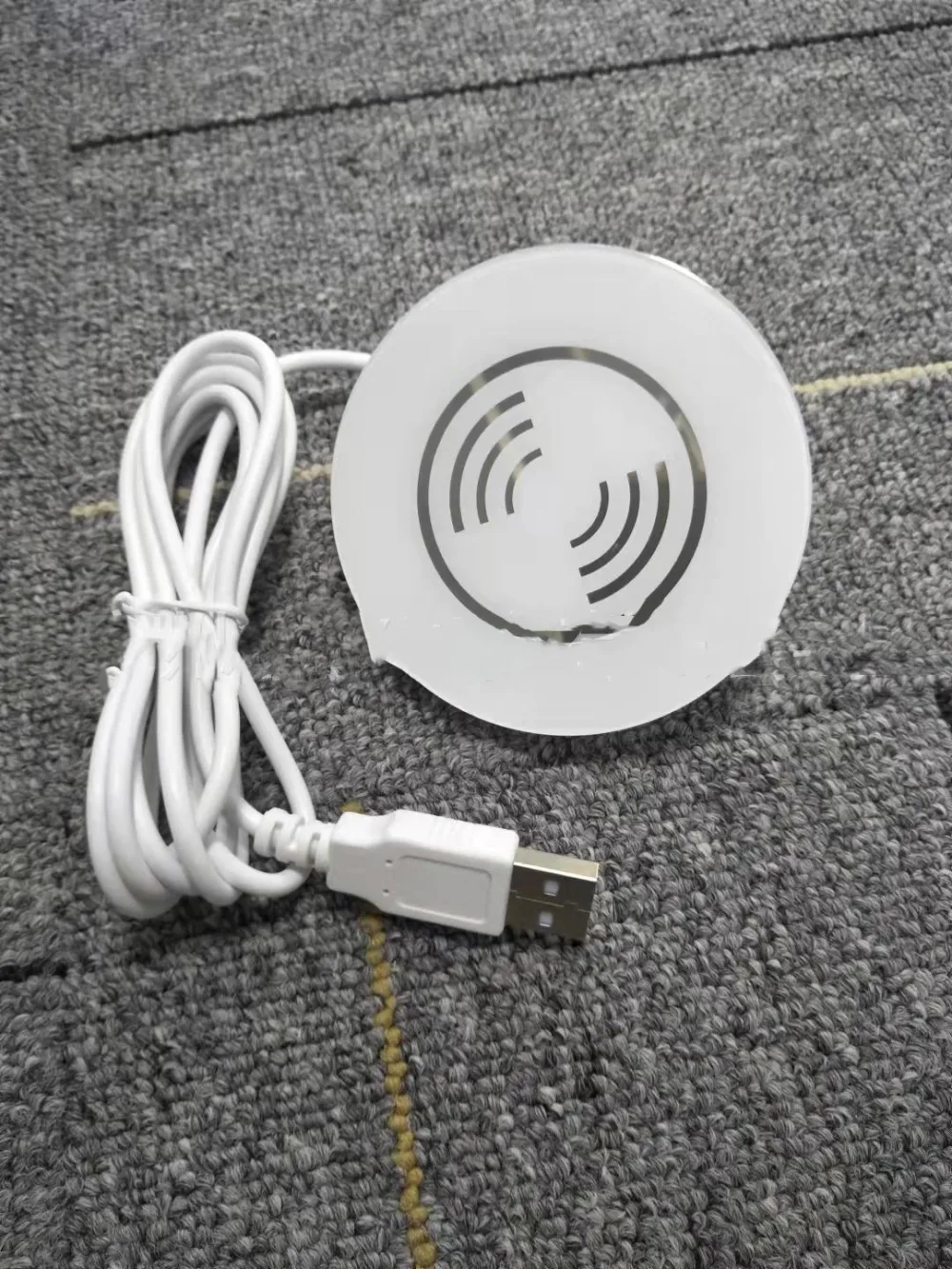 Independent Wireless Desktop Round Mobile Phone Charger Furniture Accessories