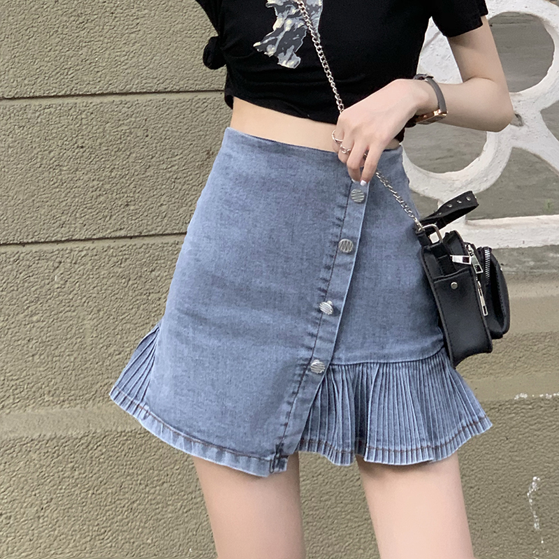 Title 2, High-Waisted Denim Skirt Thin and Pleated. Comf...