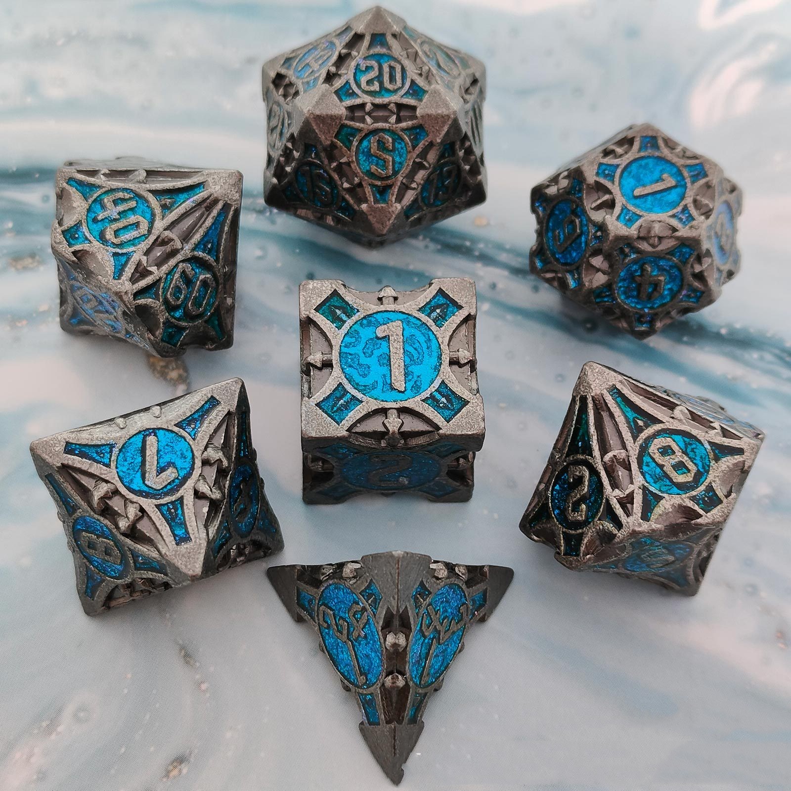 Metal dice solid set desktop game (imitation gold black)