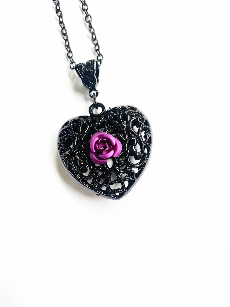 Black Filigree Heart Necklace With Red Roses