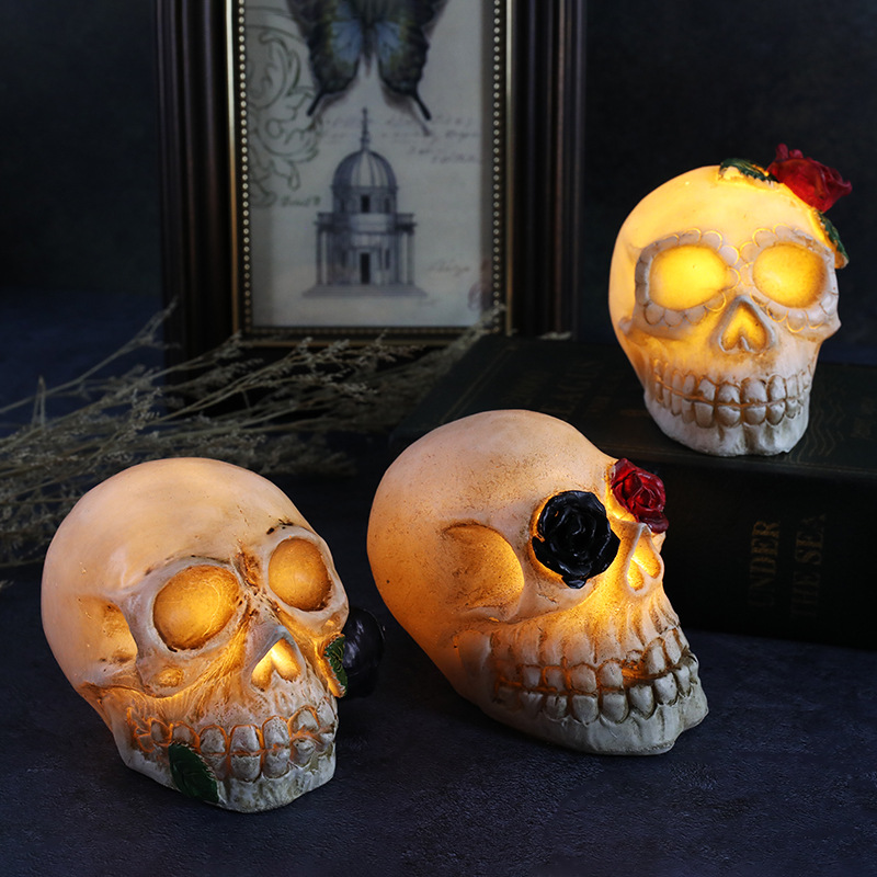 Crâne décoratif Halloween en résine — 3 styles, 15 cm, déco de table et d'étagère, objet de collection pour ambiance maison hantée 5