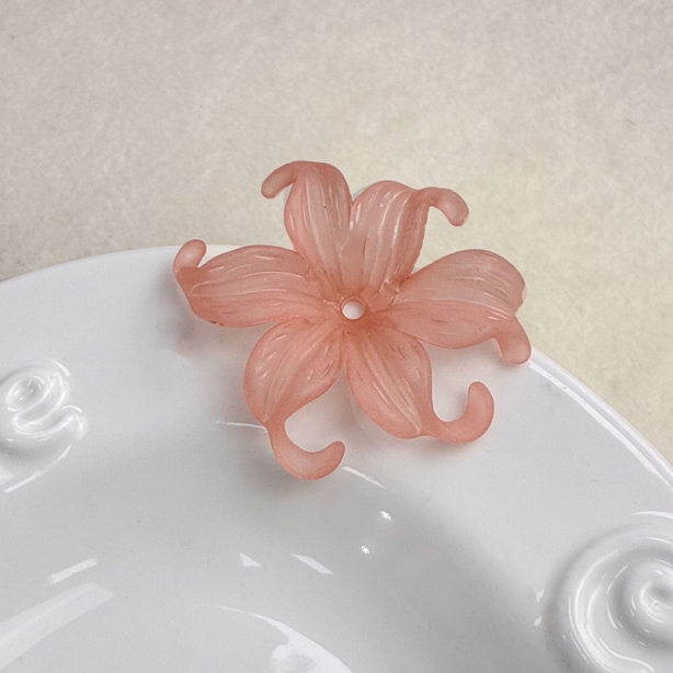 Matte Acrylic Curled Petal Iris Charms, Translucent Frosted Center-Drilled Spacers For DIY Vintage Hair Sticks, Earrings & Pendant Crafts.