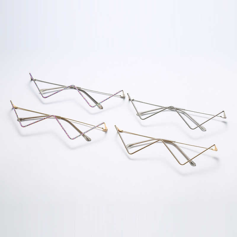 Title 4, Non-piece metal diamond glasses