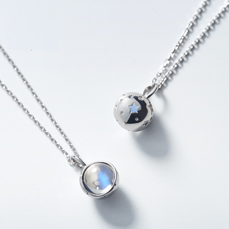New Moonlight Stone Necklace Female