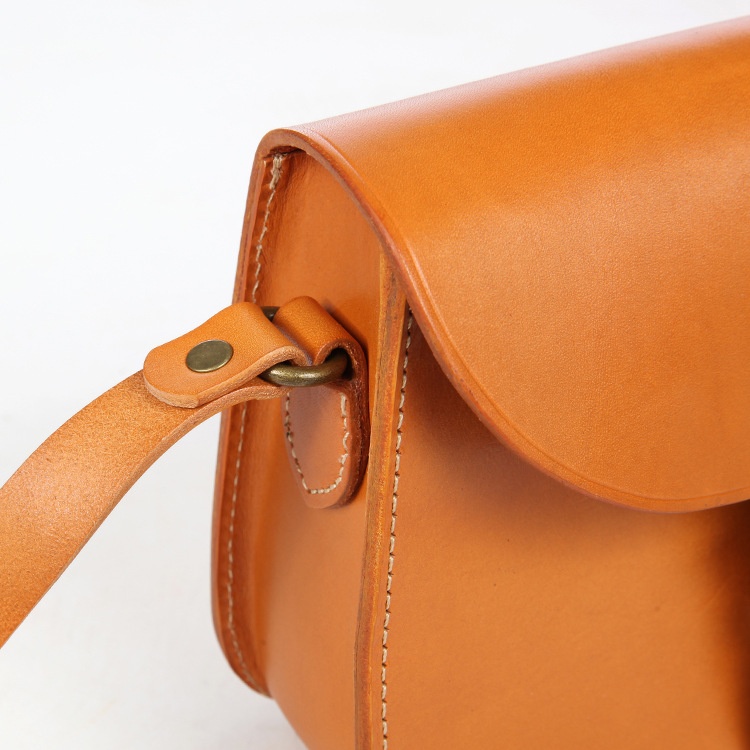 Full-grain Leather Crossbody Bag