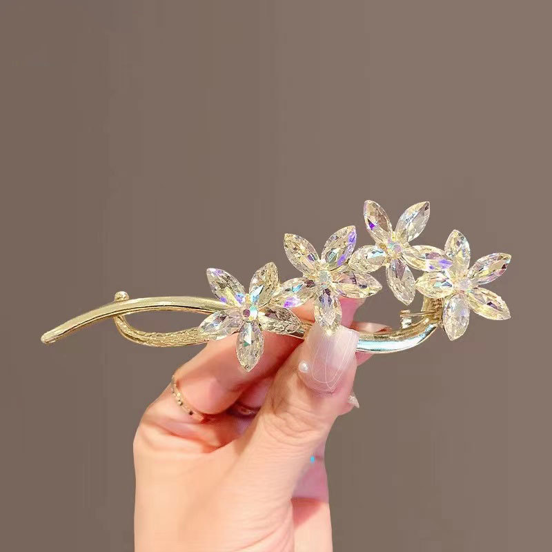 Super Fairy Temperament Crystal Flower Twister Clip Simple Personality Hairpin — foto 3