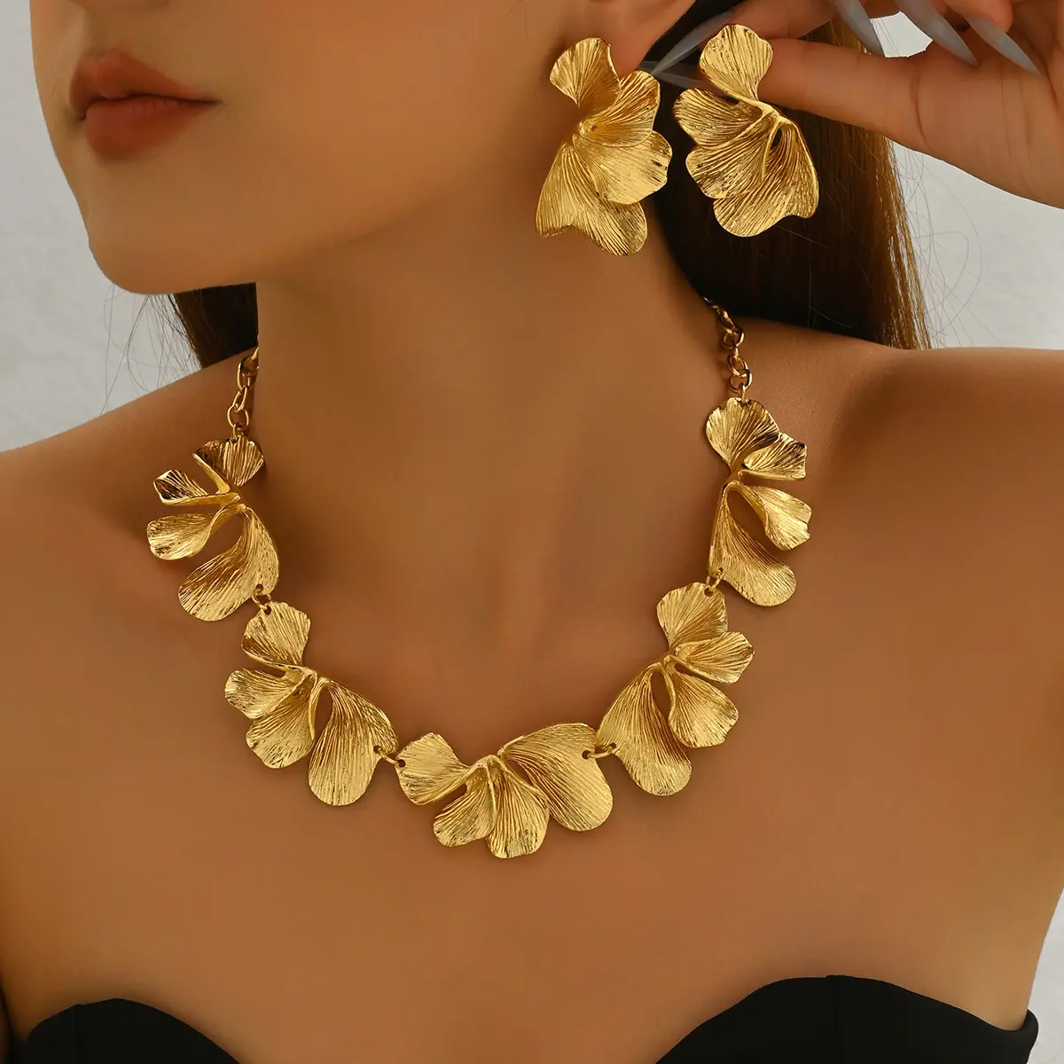 European American Jewelry Set
