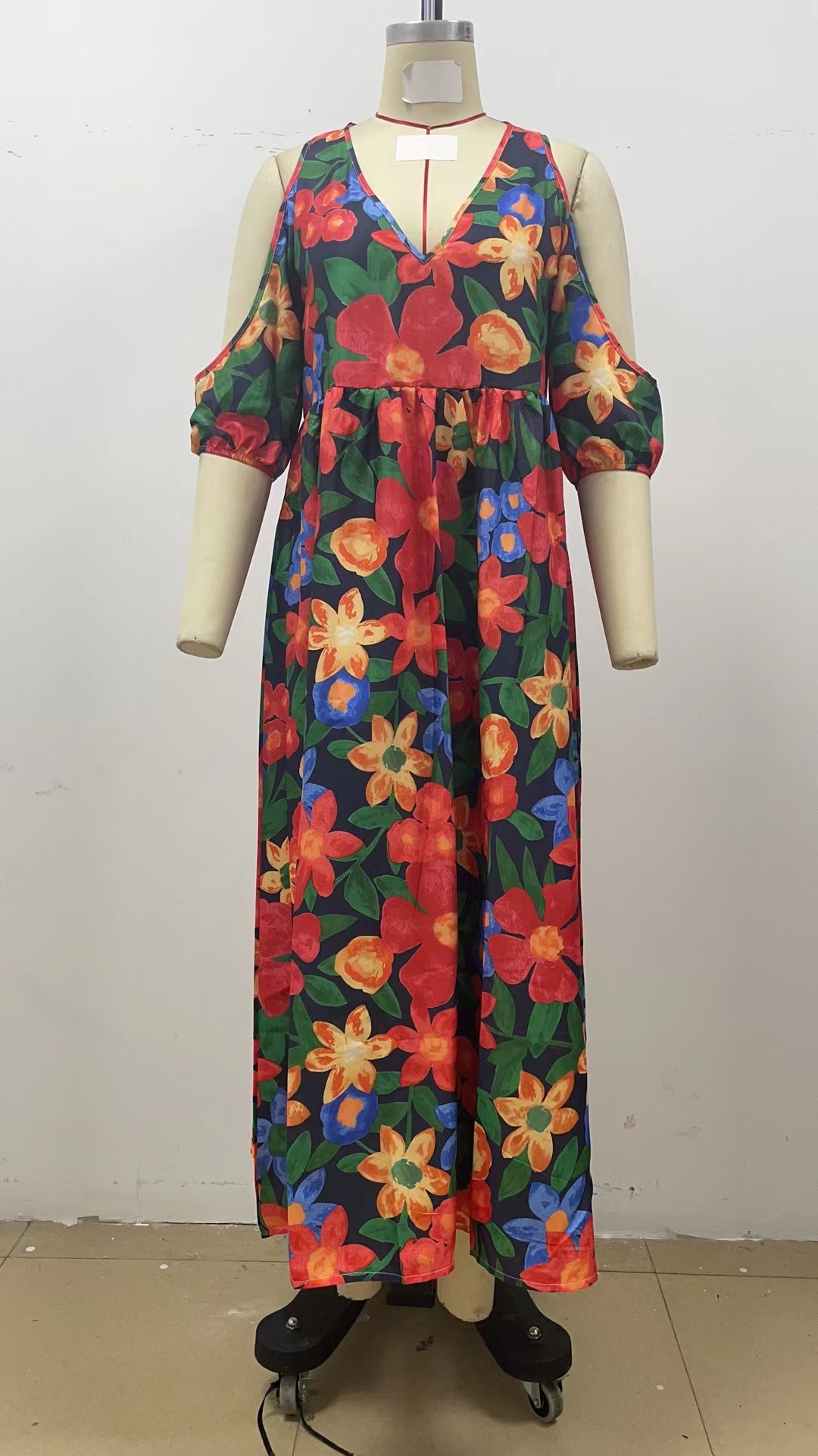 Fashion Women's Five-quarter Sleeve V-neck Large Swing Dress