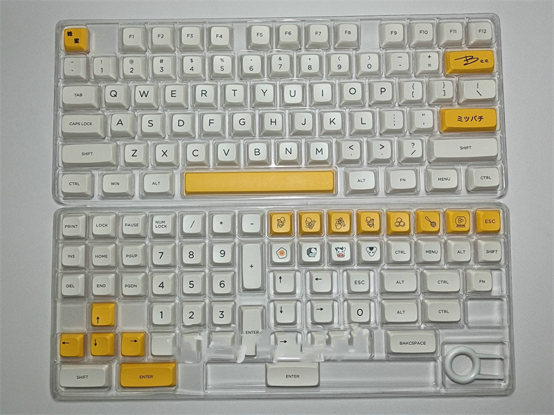 مفاتيح لوحة مفاتيح بطباعة تصاميم النحل وحليب البوب تي