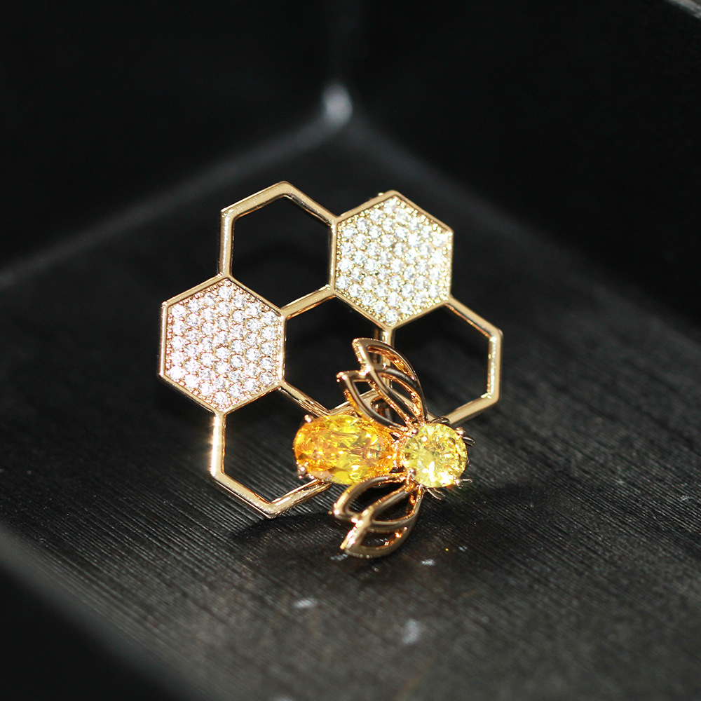 Geometric Honeycomb Diamond Rotatable Bee Brooch — view 2