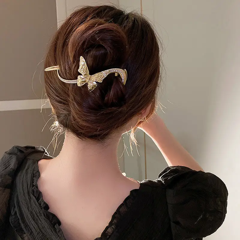 Frigid Wind Diamond-studded Pleated Butterfly 8-character Hairpin