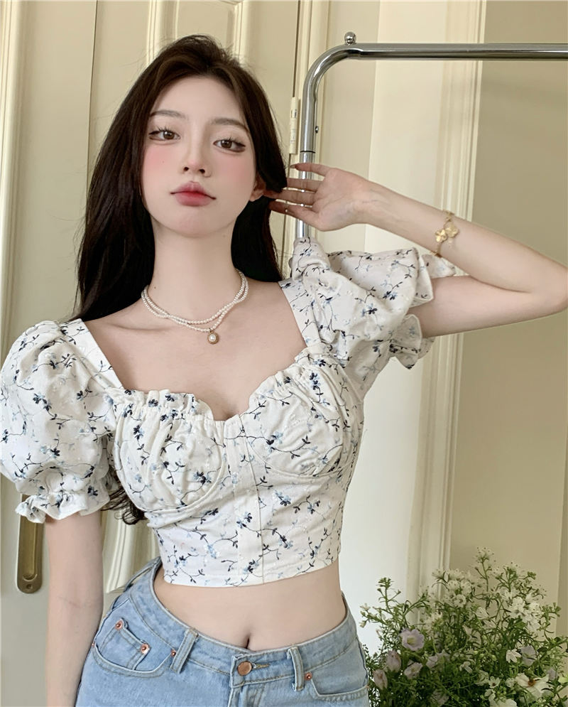 Women's Puff Sleeve Shirts Have A Small Sense Of Design