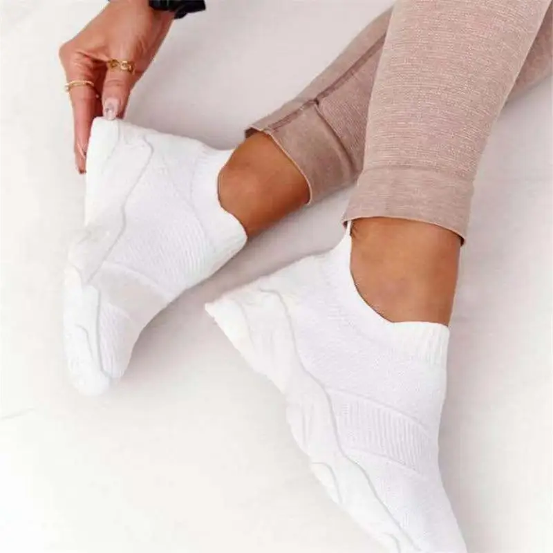 Large Size Fly Woven Breathable Thick Sole Solid Color Increased Leisure Travel Sneakers