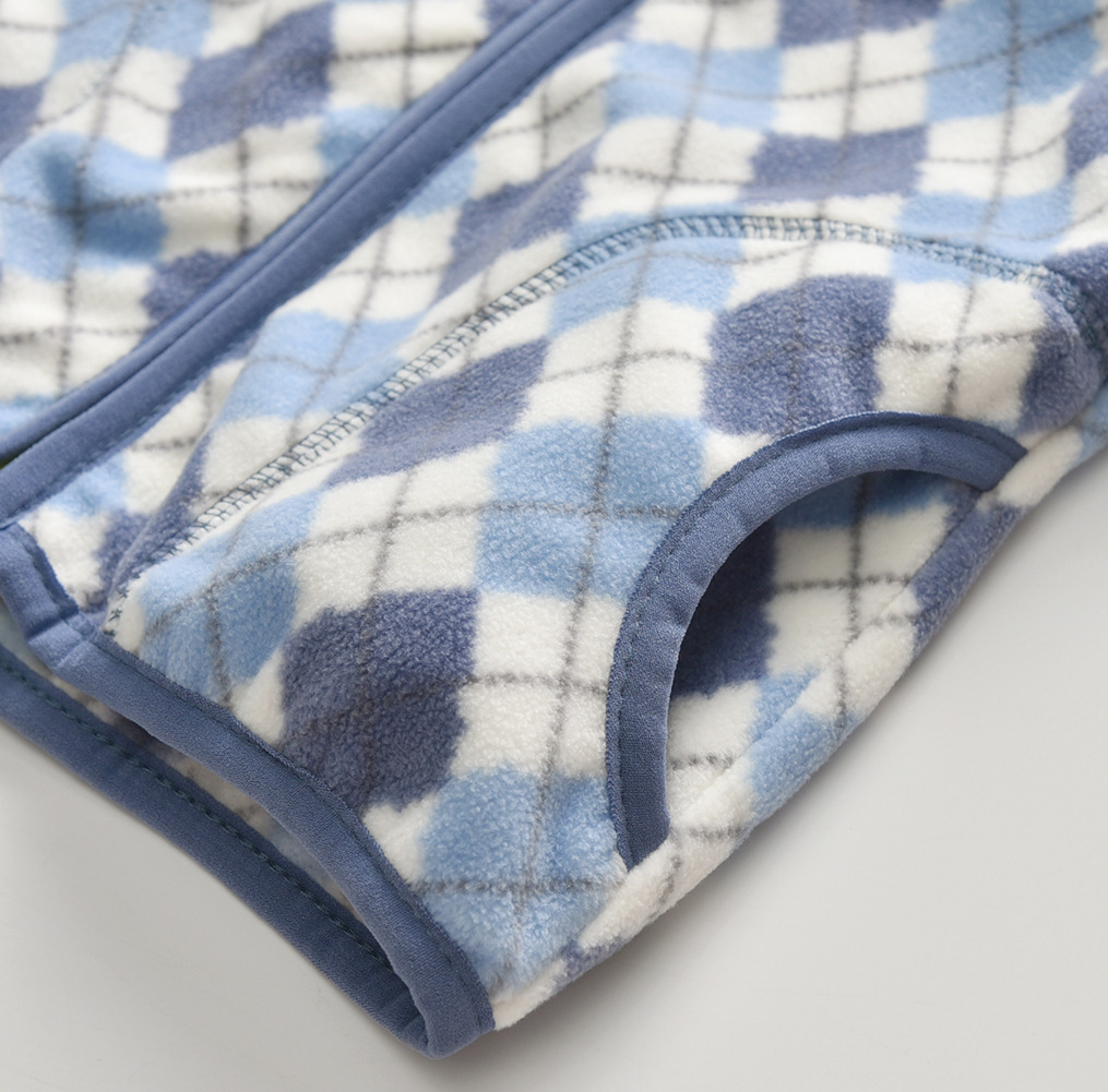 جاكيت فليس بقطبي للأولاد بطبعة ماسية وسحّاب علوي