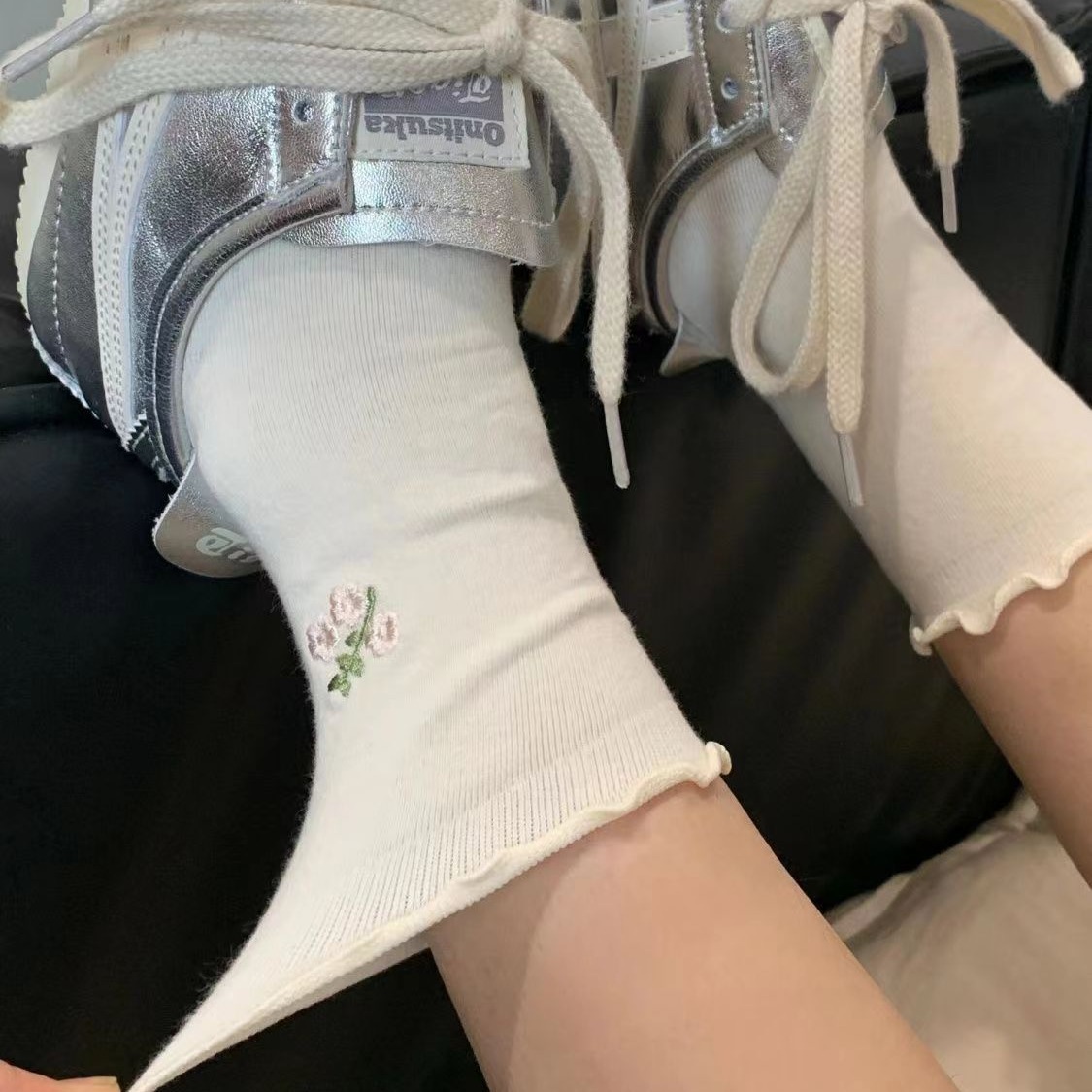 Women's Ruffle Cuff Socks, Cute Flower Embroidered Crew Socks, Soft Breathable White Casual Socks For Daily Wear & Sneakers