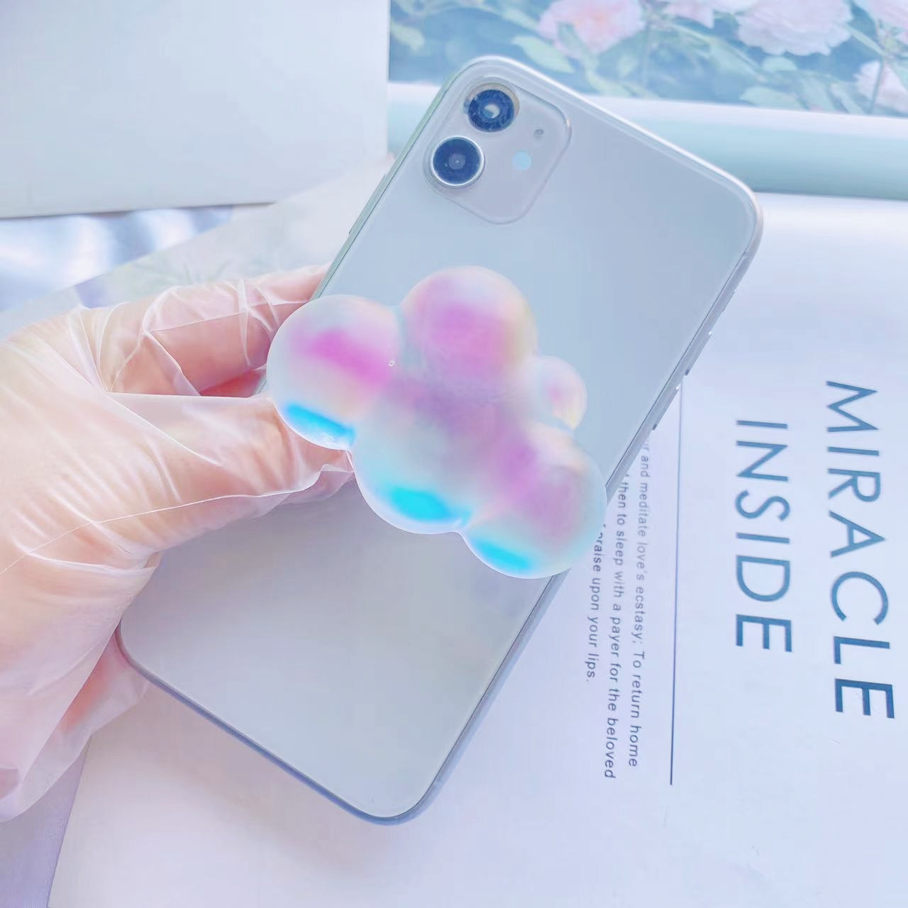 Colorful Cloud Shape Cute Mobile Phone Retractable Paste Bracket