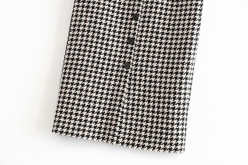 Title 1, Saia houndstooth e saia quadril