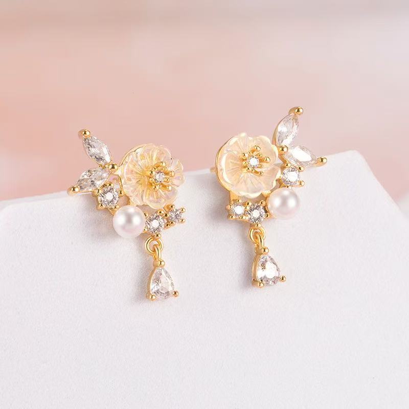 2026 New Arrival Hot Selling Camellia Earrings, Elegant Stylish Floral Studs With Premium Texture For Ladies