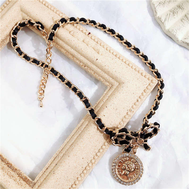 Bow Knot Short Pendant Necklace Portrait Coin Necklace