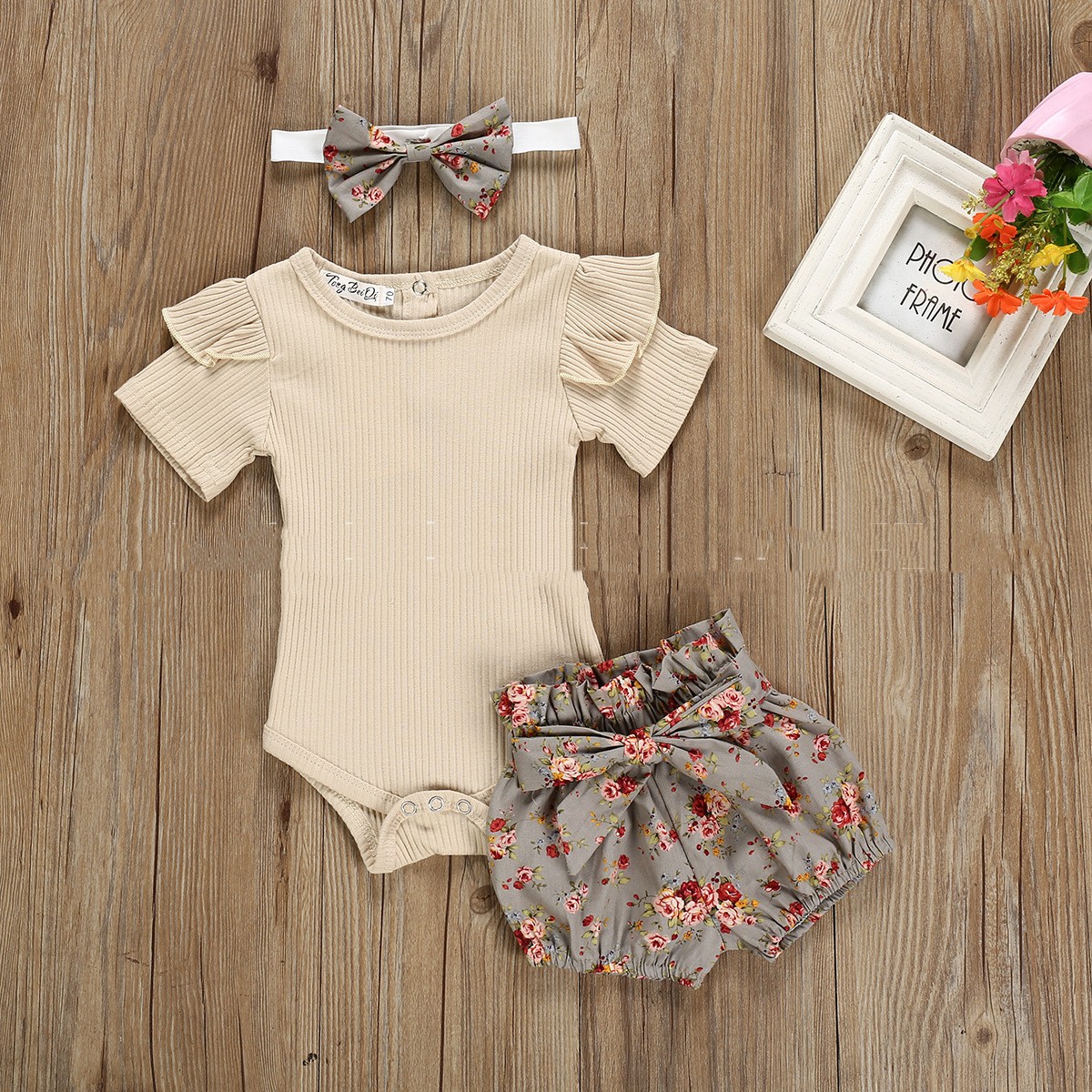 Girl Baby Set Short Sleeved Jumpsuit Crawling Suit Floral Shorts Headwear