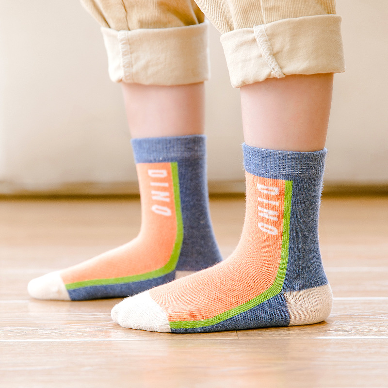 Fashion New Dark Boys Five-pointed Star Dinosaur Socks