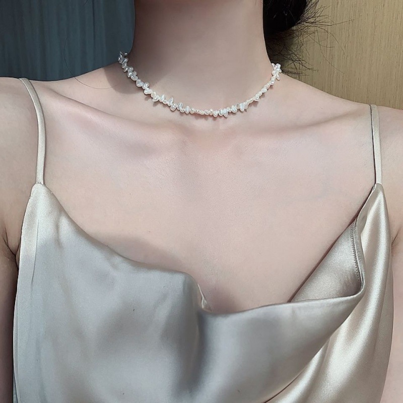 Pearl Necklaces For Women Chunky Pearl Choker Necklaces Baroque Pearl Necklace Dainty White Pearl Beaded Necklace Vintage Pearl Charm Choker Necklace Birthday Wedding Jewelry For Women