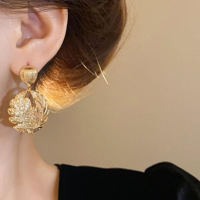 Round Leaf Stud Earrings