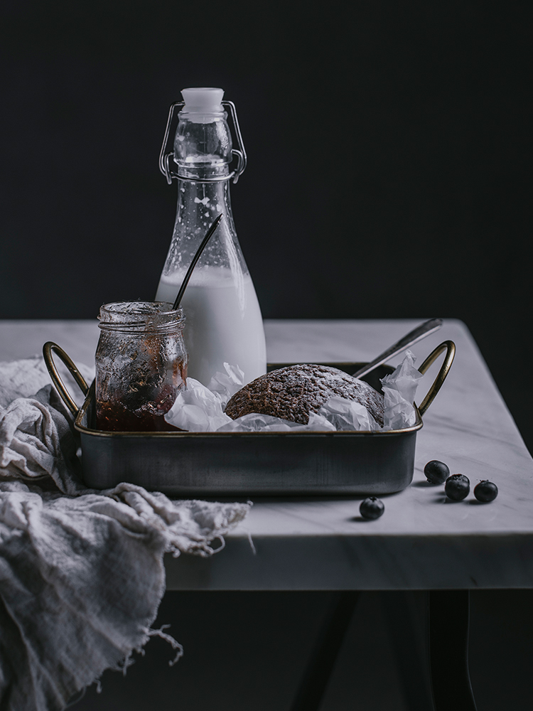 Title 4, Simple disc bread tray with iron tray