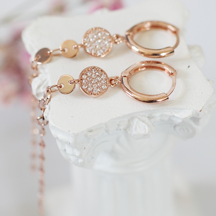 Circle Earrings Have A High-end And Atmospheric Temperament