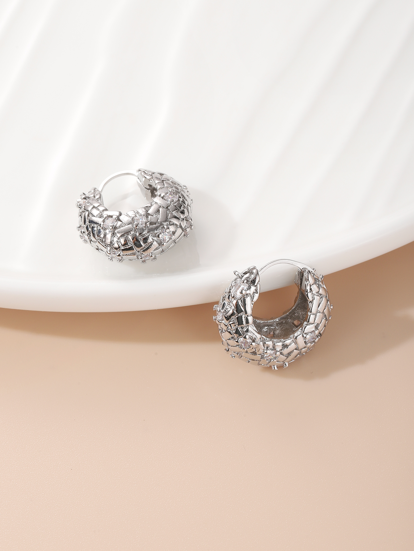 Fashionable Simple Metal Temperament Earrings