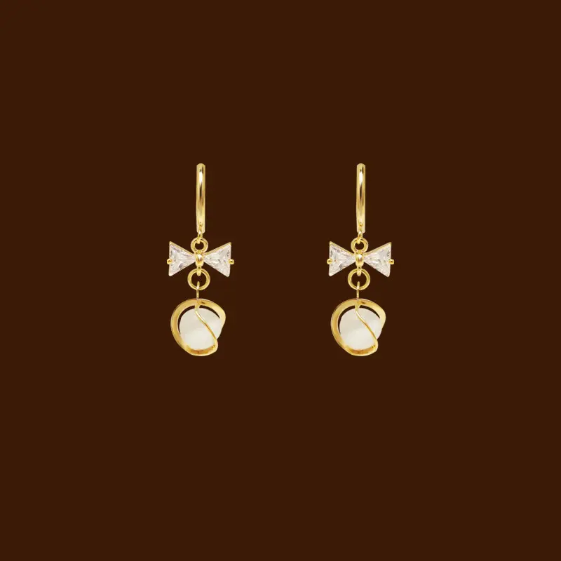 Simple and Niche Long Temperament Opal Ear Clip