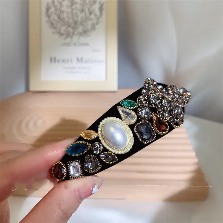 Vintage Baroque Pearl Color Velvet Drop Hair Clip