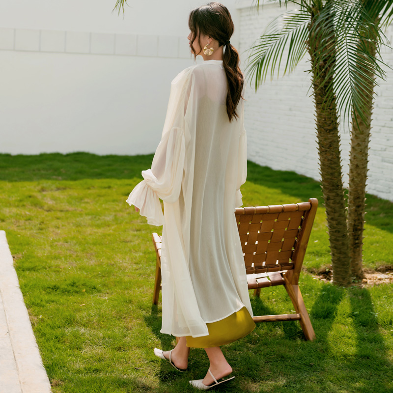 Thin Loose Over-the-knee Sunscreen Women's Beach Blouse