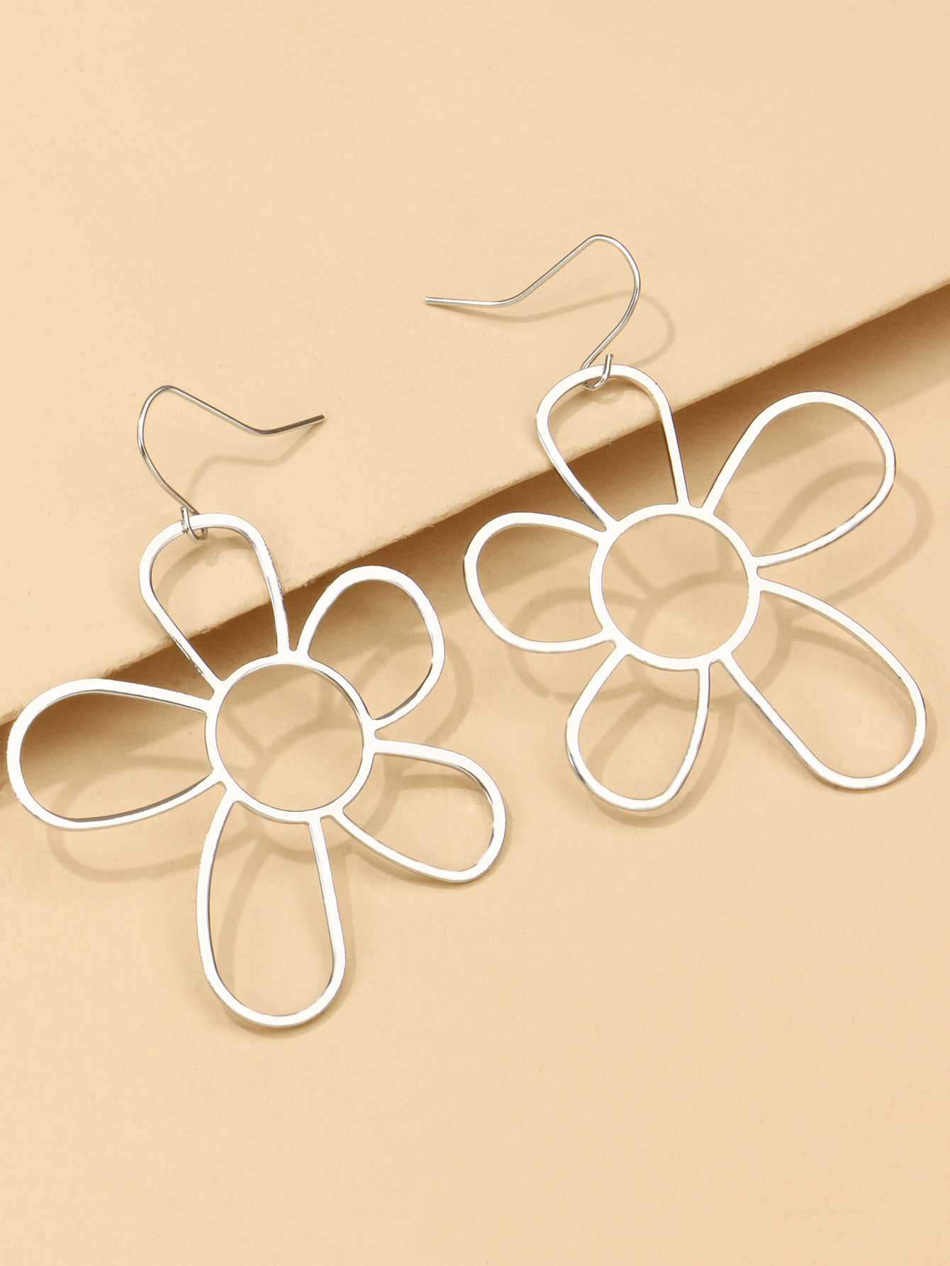 Fashionable Simple Metal Hollow Flowers Thin Earrings