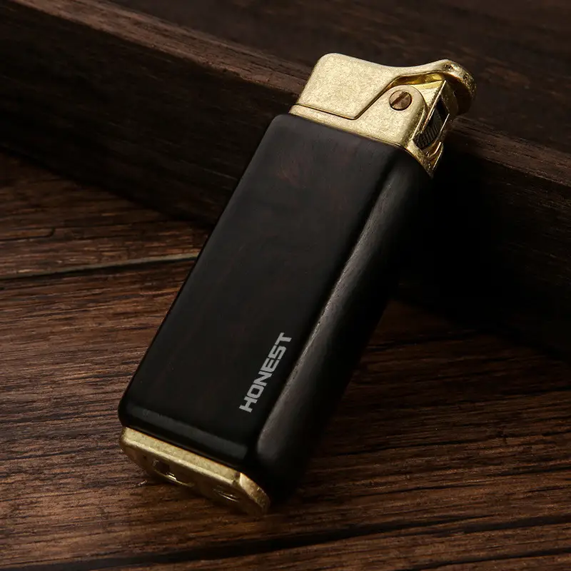 Nostalgic Old-fashioned Personality Press Sandalwood Kerosene Retro Lighter