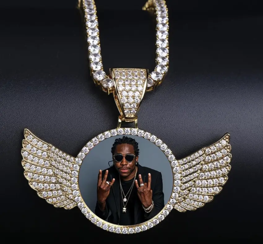 Memory Angel Wings Round Photo Pendant Micro-inlaid Zircon DIY Creative Hip Hop Photo Frame Necklace