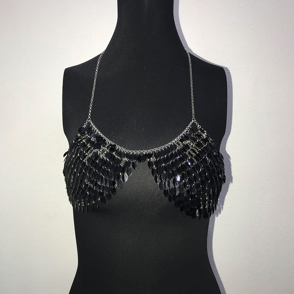 Title 7, Exaggerated personality metal leaf bra chain