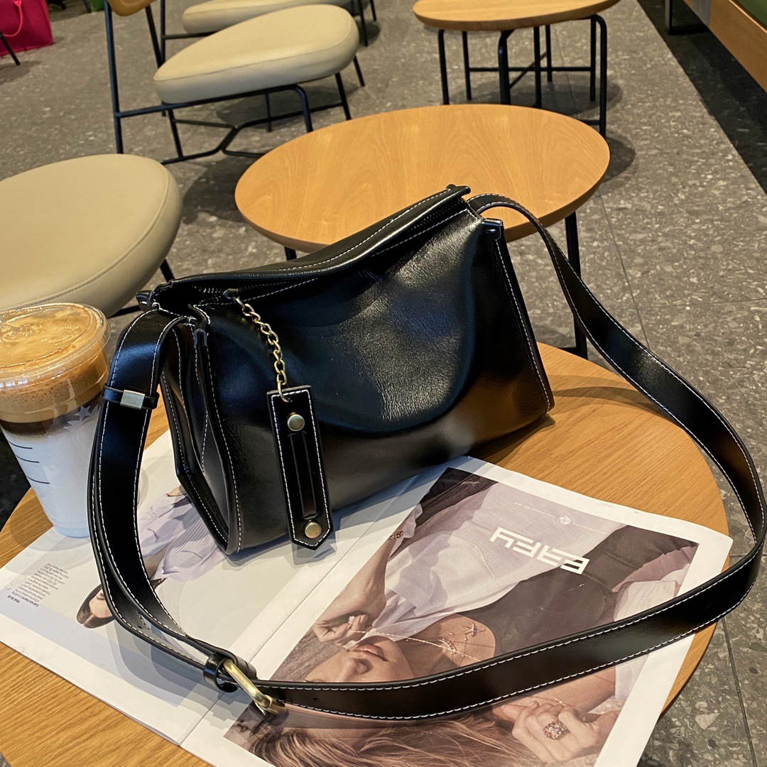 Genuine Leather Women's Bag, Top Layer Cowhide Pillow Bag, Women's Commuter Bag, Vintage Shoulder Bag, Soft Leather Merad Crossbody Bag