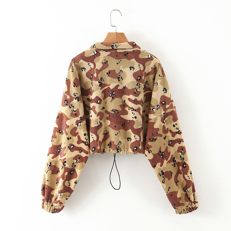 Title 3, Camouflage sweater