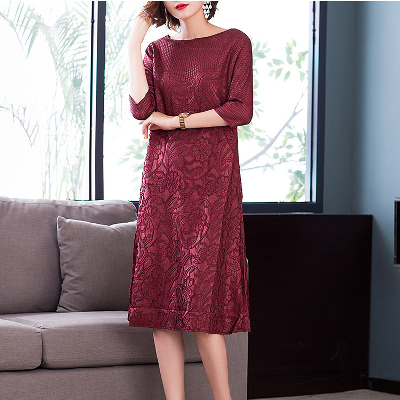 Women's Fashion Pleated Embossed Three-quarter Sleeve Loose Dress