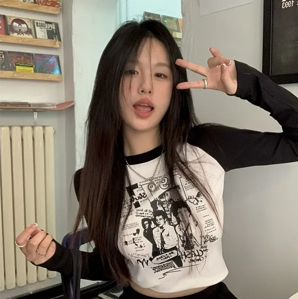 Stitching Contrast Color Cotton Printed Short Top Tight Fitting Long Sleeved T shirt Women Grunge Clothes Black - Shop at LoveMi