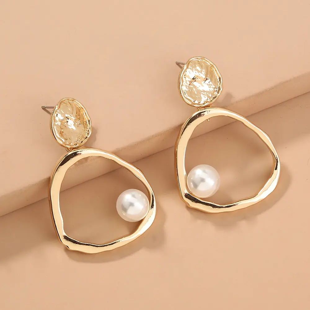 European and American temperament big-name jewelry simple and versatile metal geometric pearl earrings