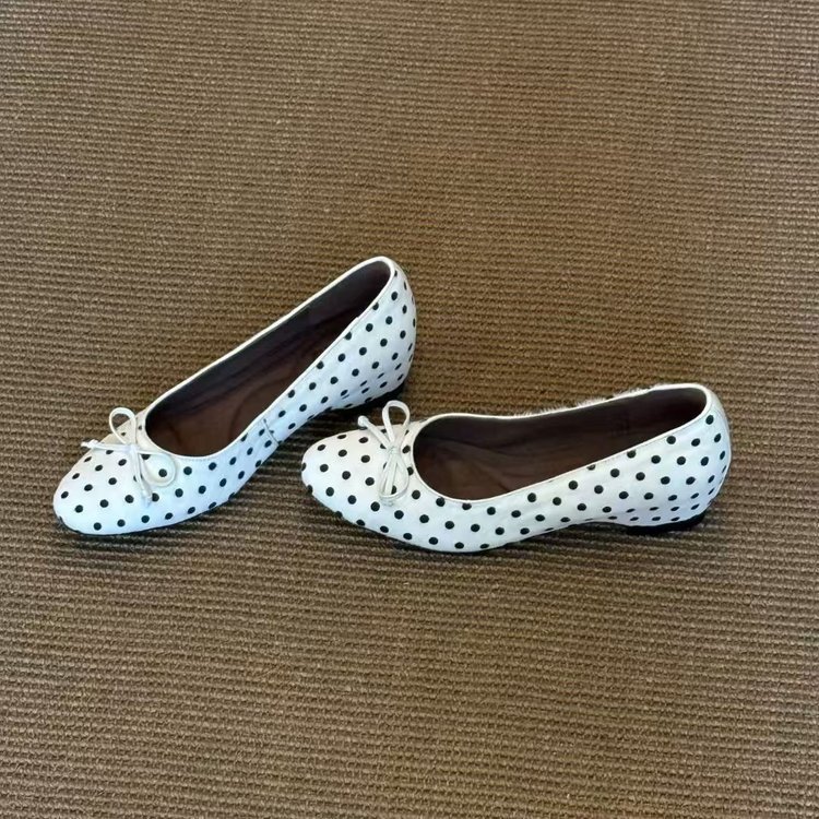 Hidden Wedge Kitten Heel Pumps, picture 3 of 4