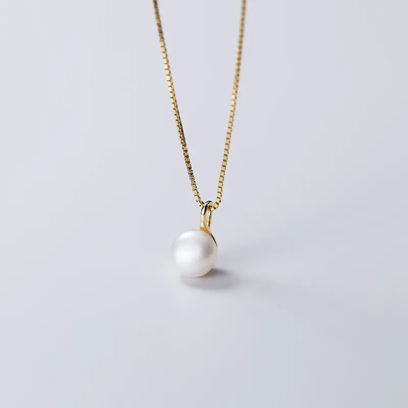 Women's Simple Temperament Oval Pearl Necklace