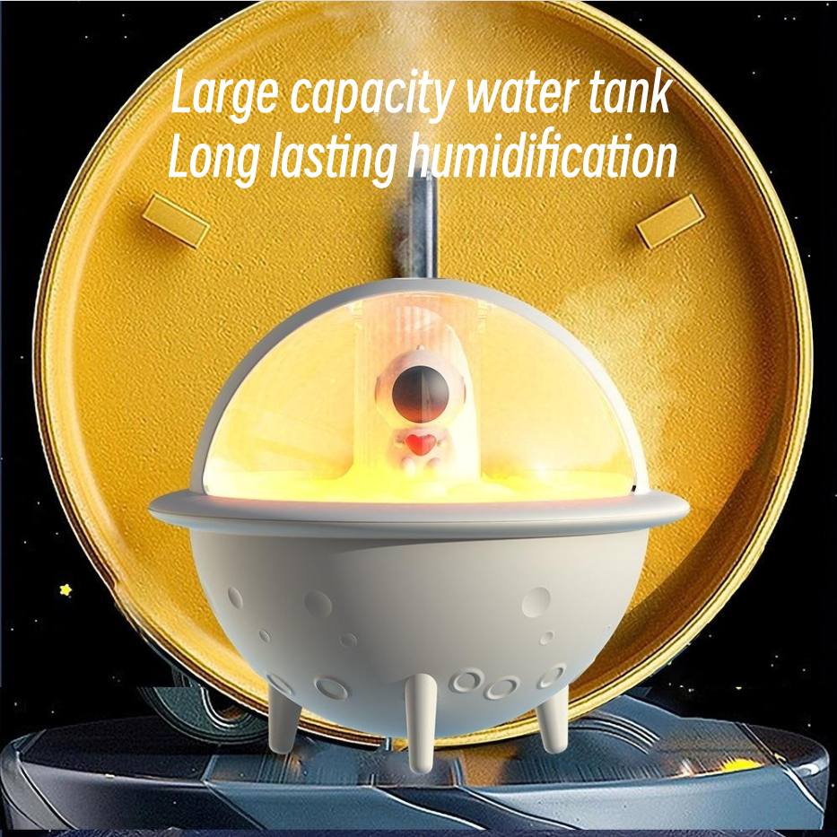 Astronaut humidifier for bedroom mini air humidifier Space planet air humidifier USB electric ultrasonic cool water mist aroma diffuser with LED light for home room Mini humidifier