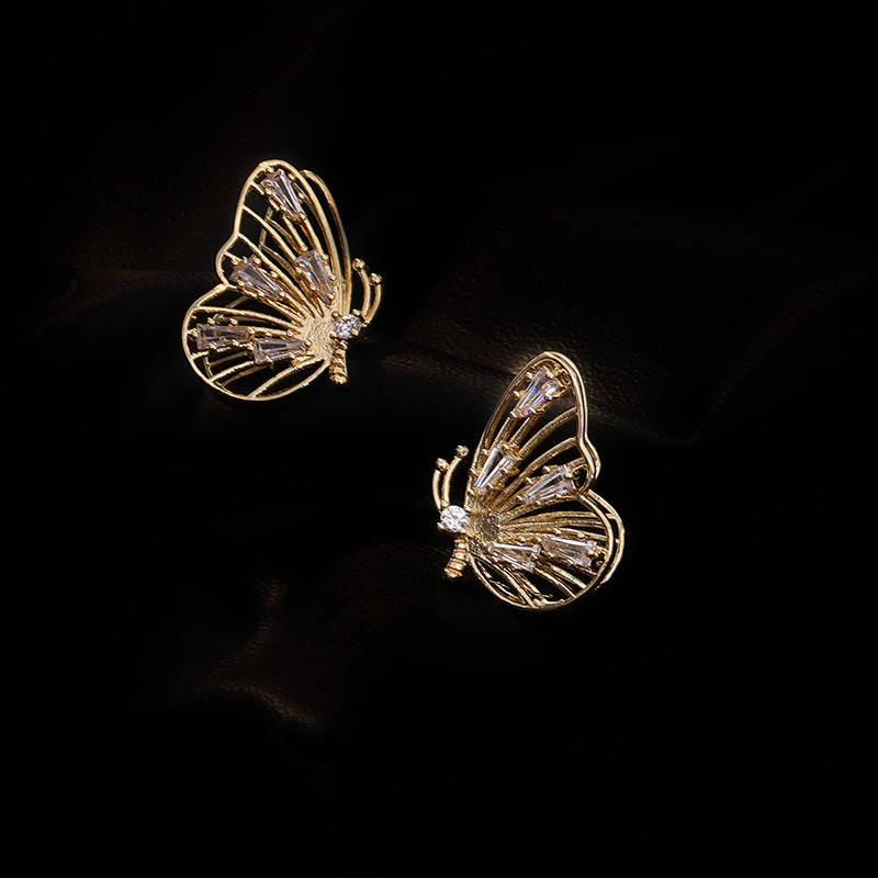 Title 4, Pendientes de mariposa tridimensionales vintage...