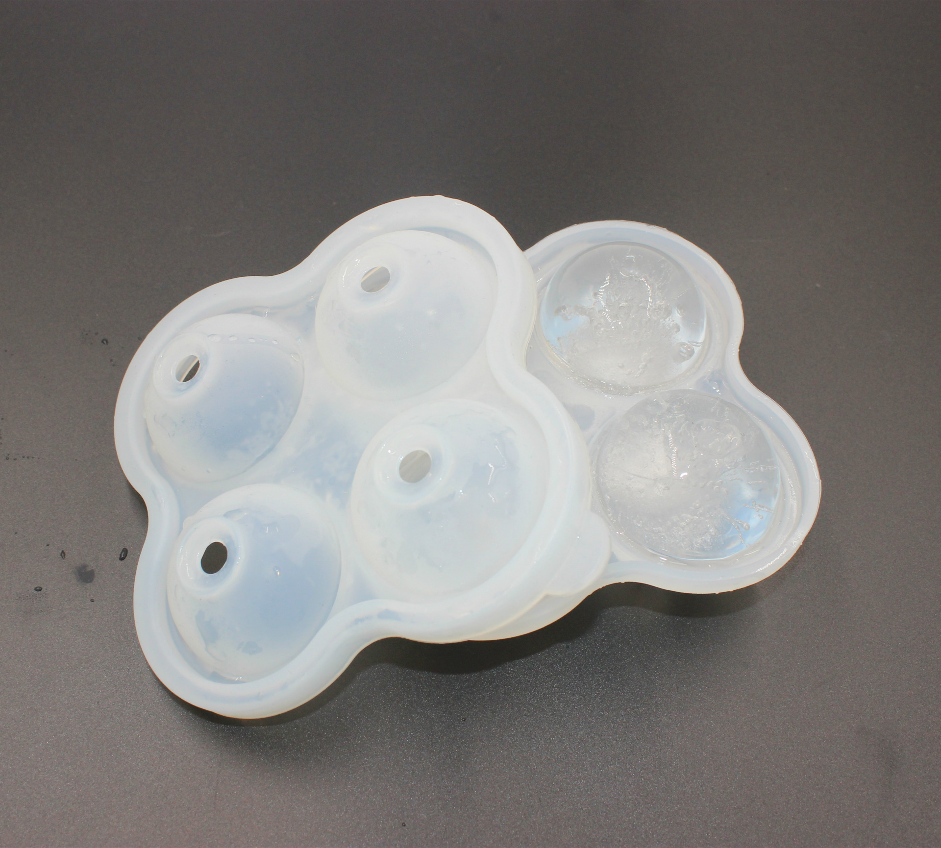 Title 1, Silicone ice hockey mould