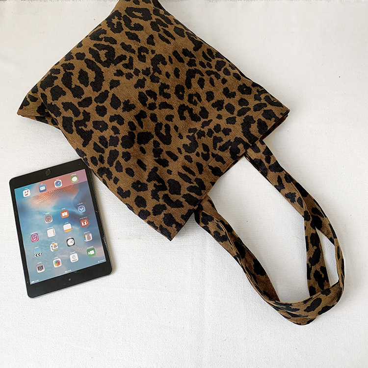 Leopard print shoulder bag